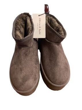 Olivia & kate  Cozy Platform Ankle Boot